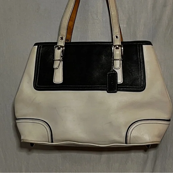 Coach - Picture 9 of 14